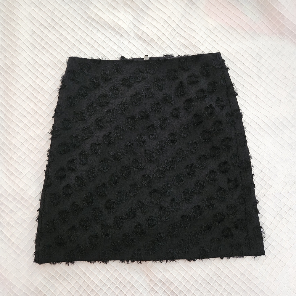 LOFT Petite Black Textured Mini Shift Skirt - Picture 3 of 10
